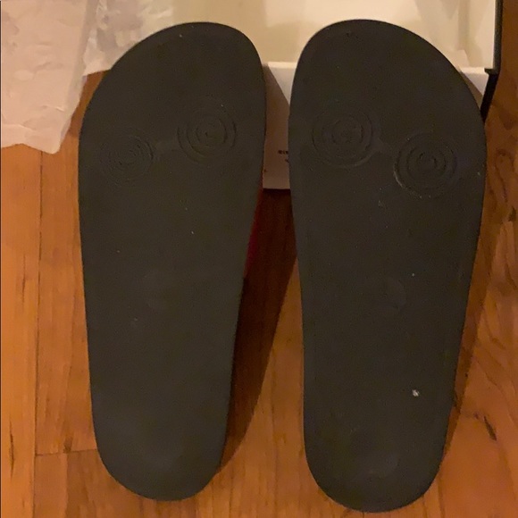 Authentic Gucci Flip Flops. #Designer #NewDesign - Picture 4 of 5